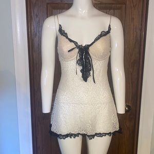 Apostrophe Lacy Nights Awaiting Lingerie Nighty- Women’s Size Medium